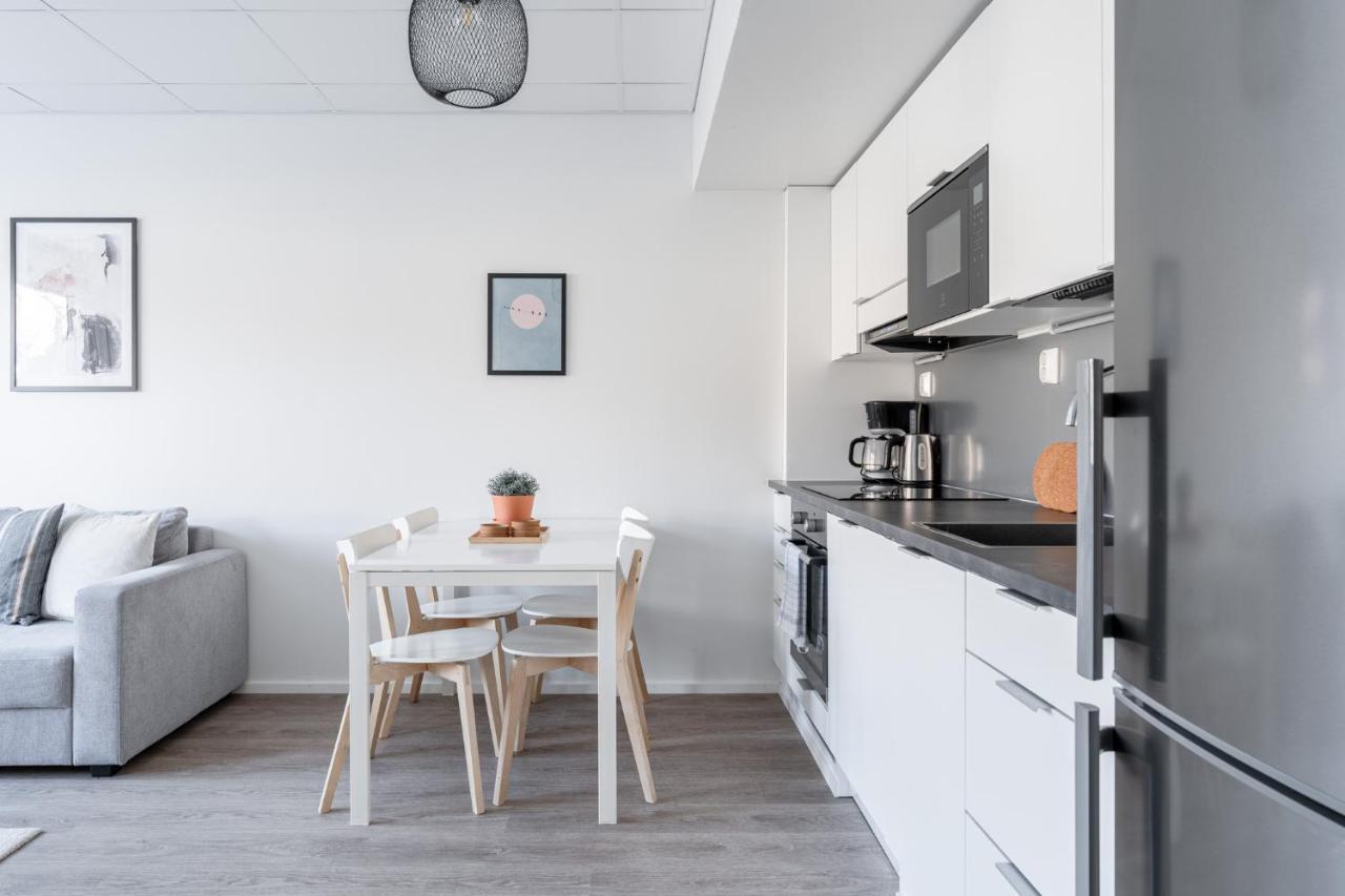 Modern 2Br Apartment With Balcony & Central Location - Hosted By 2Ndhomes Тампере Екстериор снимка
